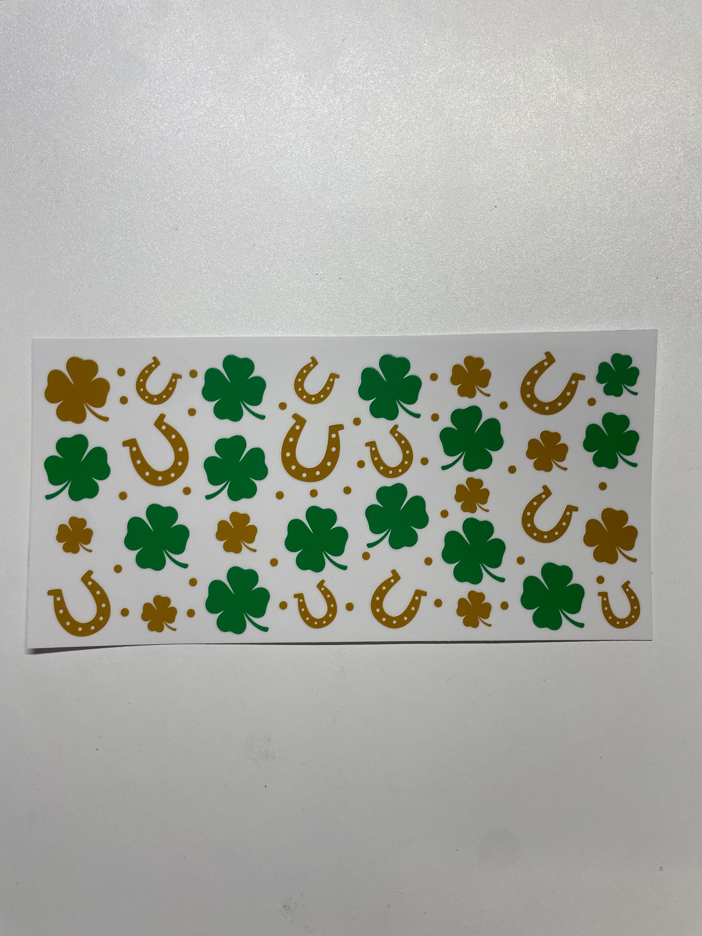 Clovers & horse shoes Cup Transfer