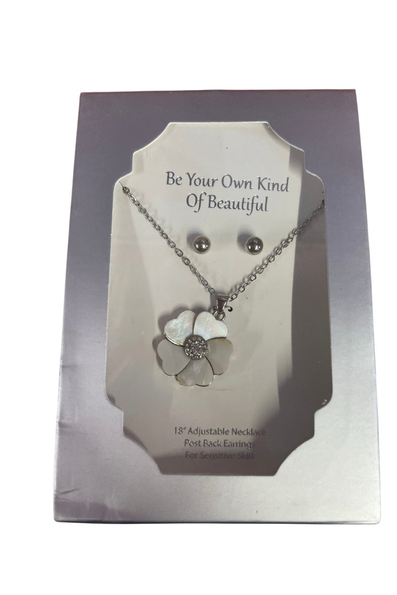 Be your own kind of beautiful Earring & Necklace set