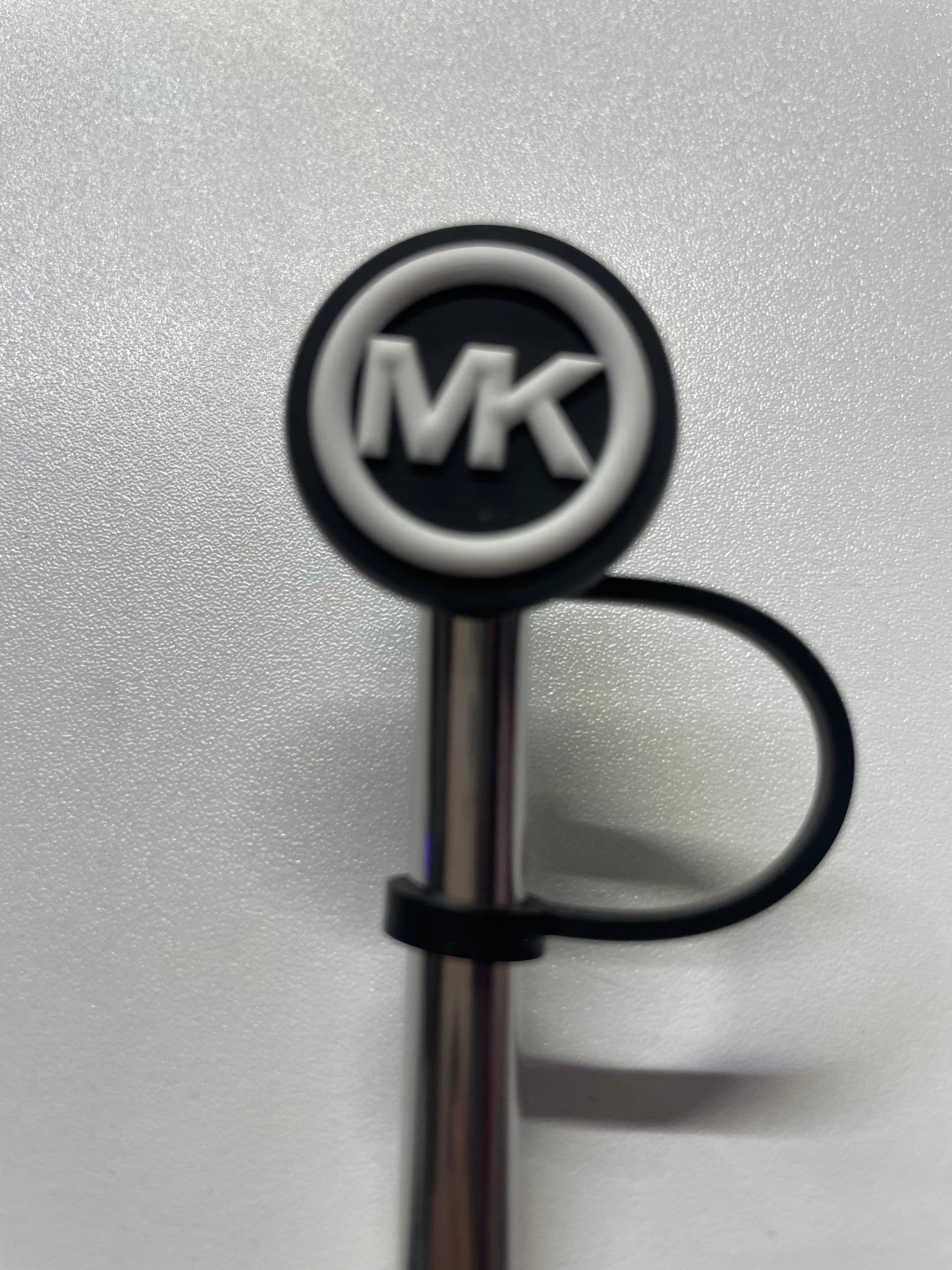 Mk b.w circle Straw Topper