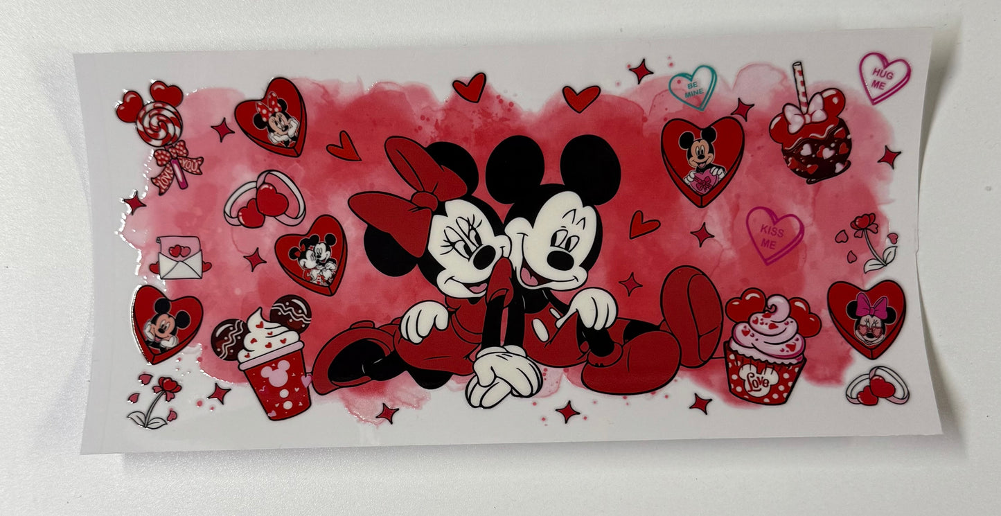 Minnie Leaning on Mickey Cup Transfer
