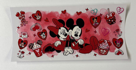 Minnie Leaning on Mickey Cup Transfer