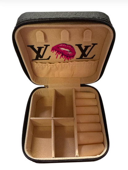 Lv Small travel jewelry box with zipper