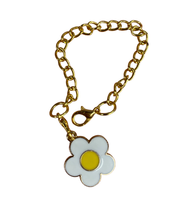 White flower /gold Tumbler charm