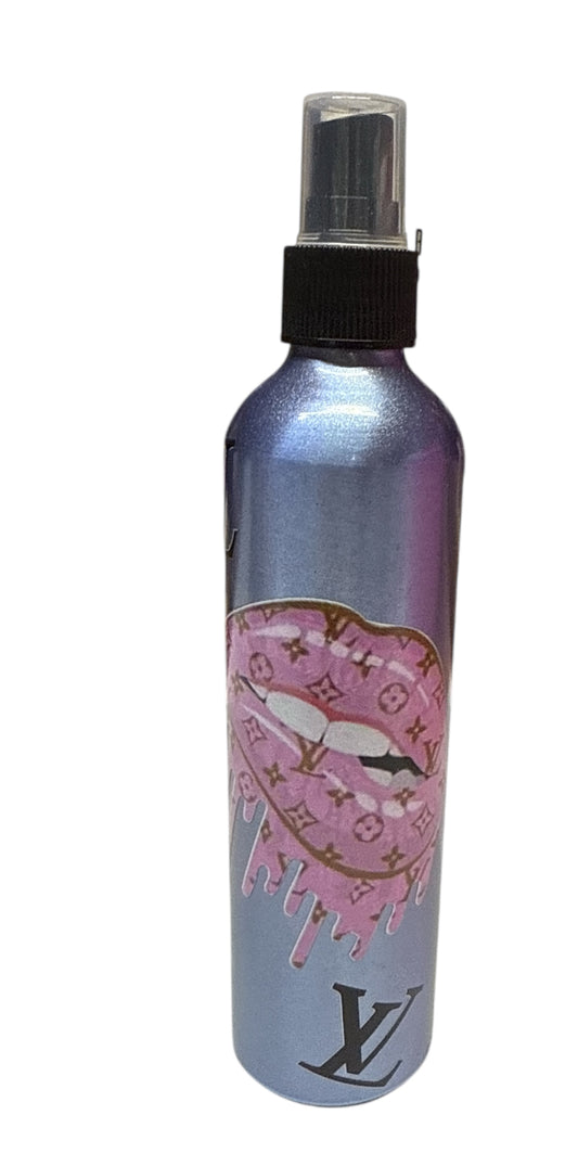 Lv pink lips blue  Empty spray bottle