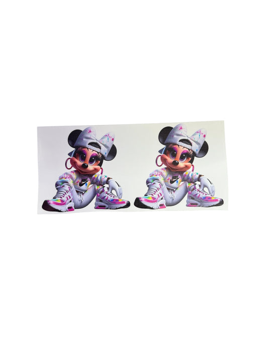 Minnie Mouse Colorful Outfit Sitting 2x UV Cup Transfer